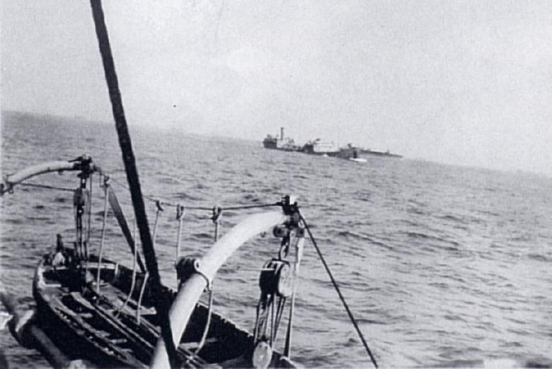 convoy C5 view of Baby Flat Sept 1944 from deck of Nene