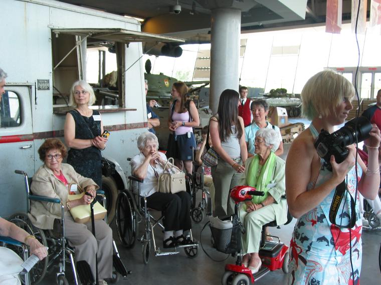 EG-9 Reunion 2005 family at Canadian War Museum_F