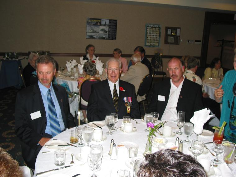 Reunion 2005 dinner Roy Thomas with sons Tom and Mark